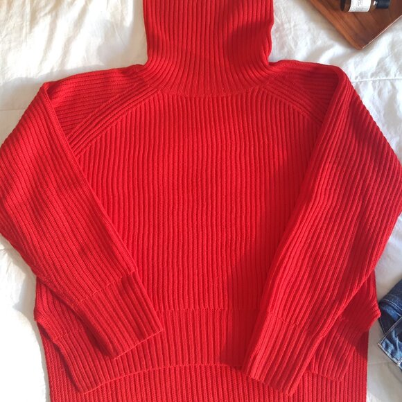 Wilfred Lin Sweater in Red Wool - Picture 4 of 9